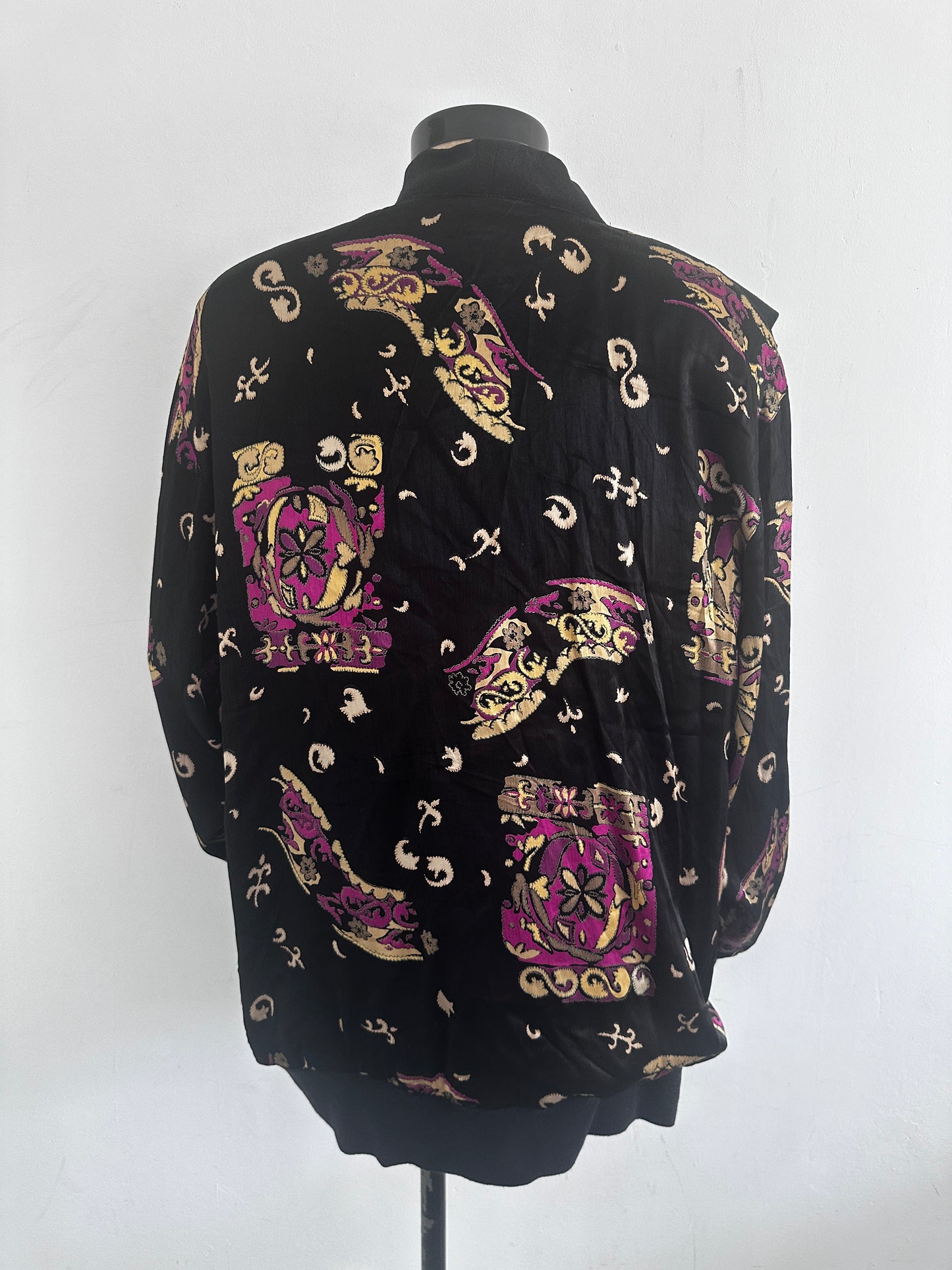 Silk vintage jacket with pattern