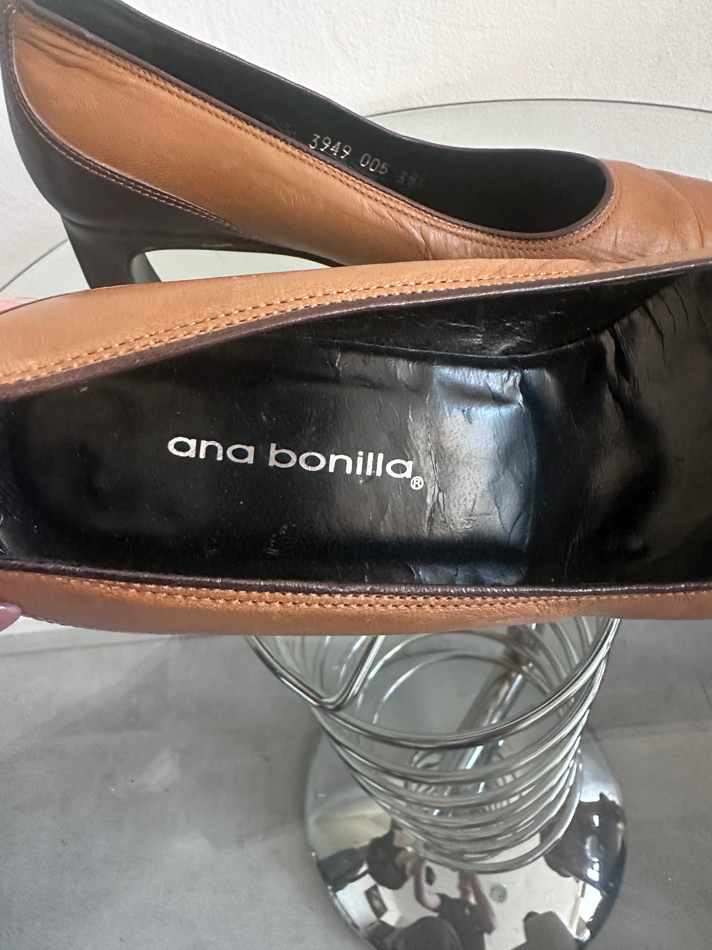 Ana Bonilla vintage pumps