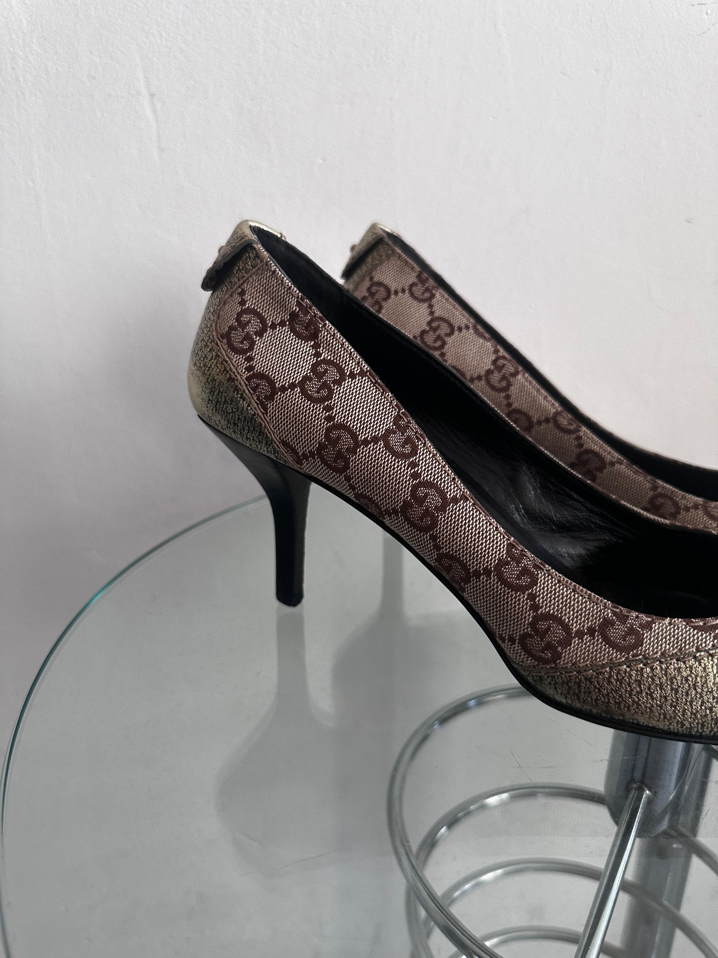 Gucci pumps