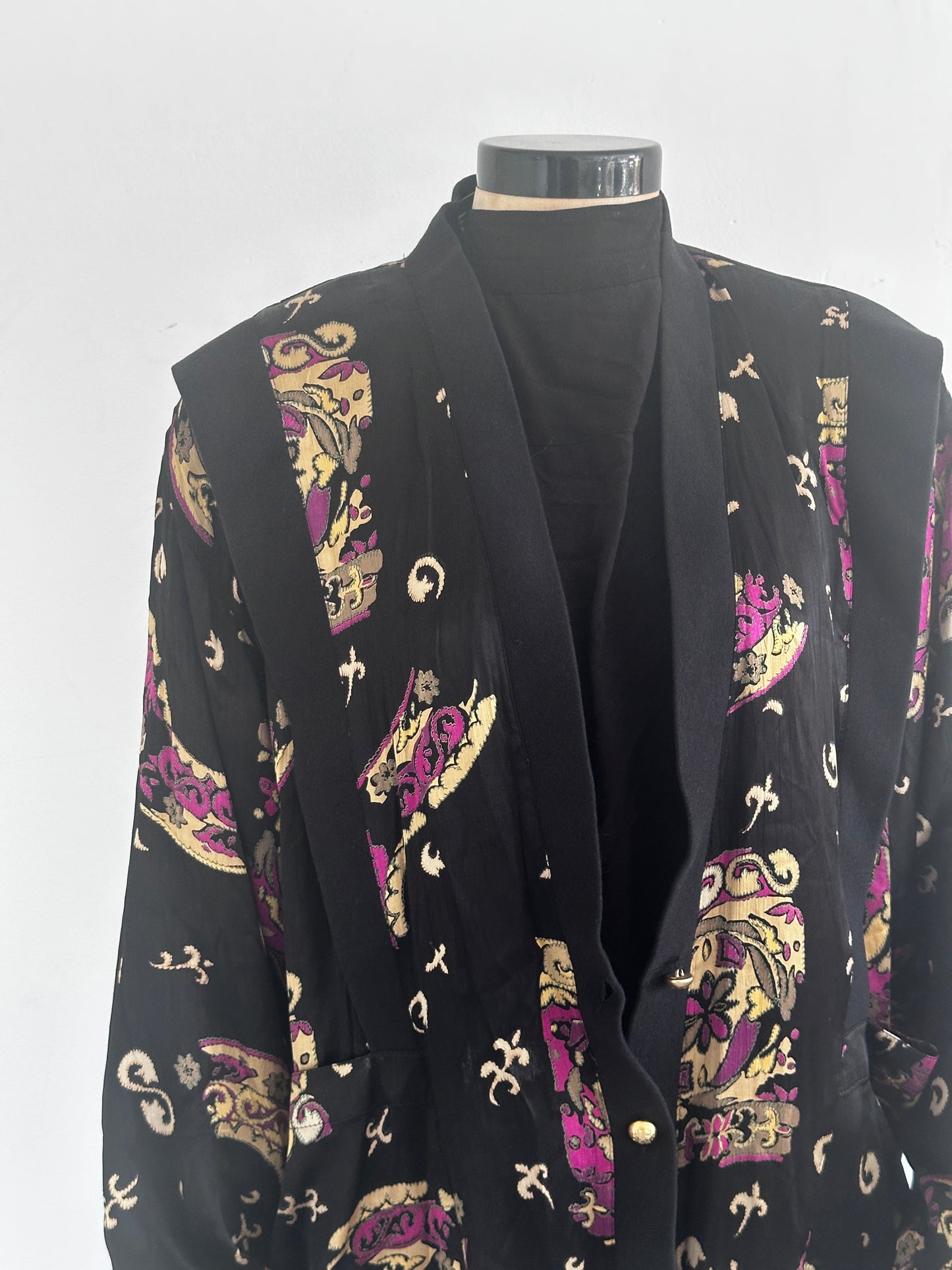 Silk vintage jacket with pattern