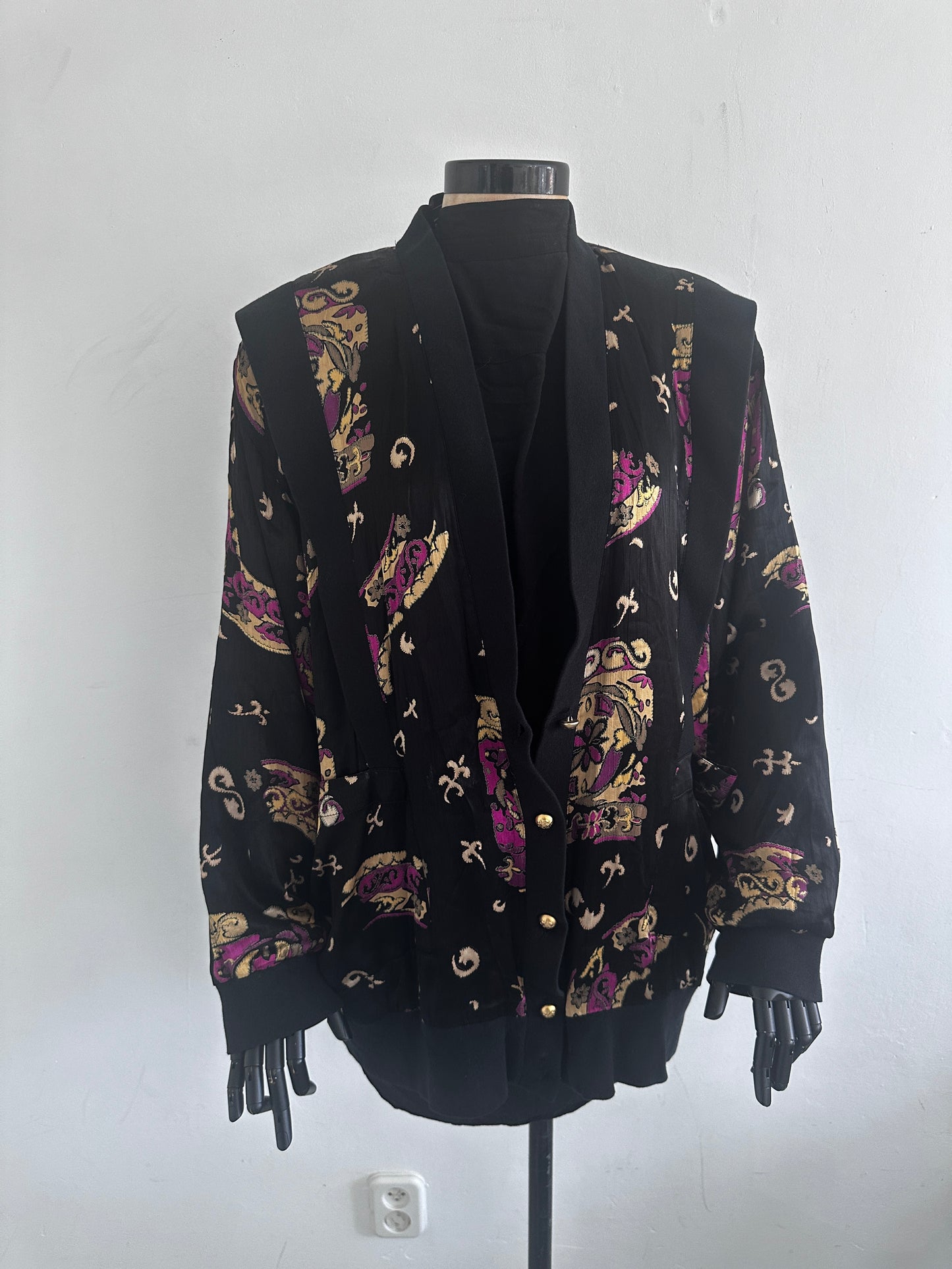 Silk vintage jacket with pattern