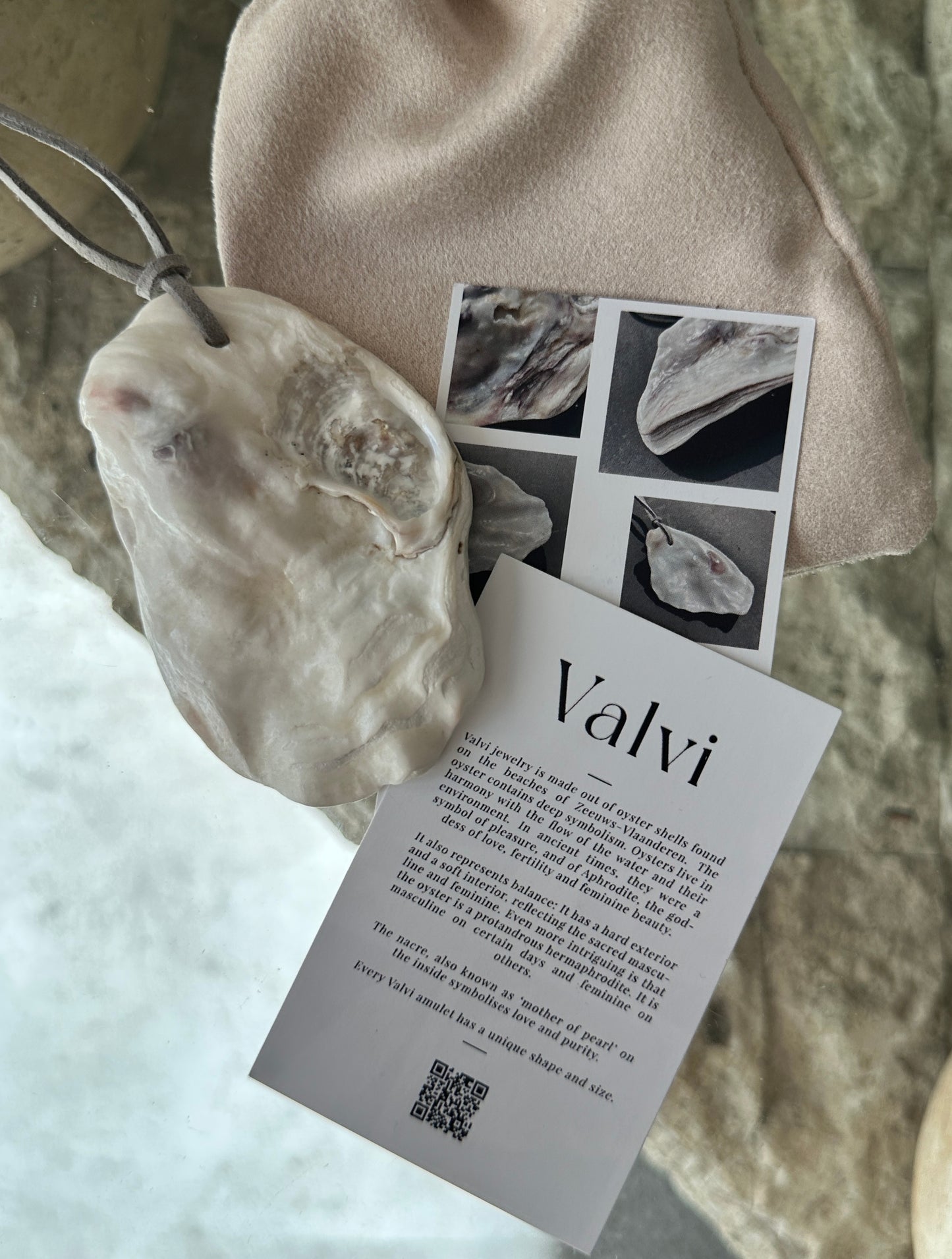 Valvi necklace - large