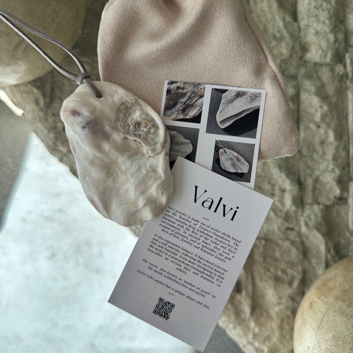 Valvi necklace - large