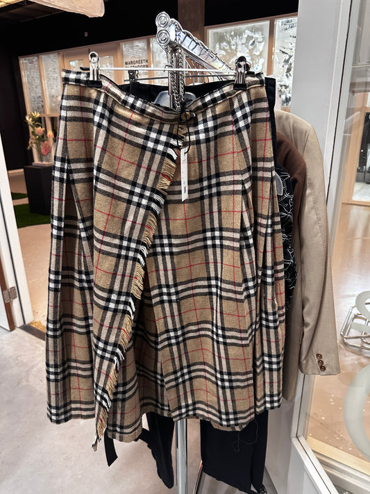 Burberry print skirt