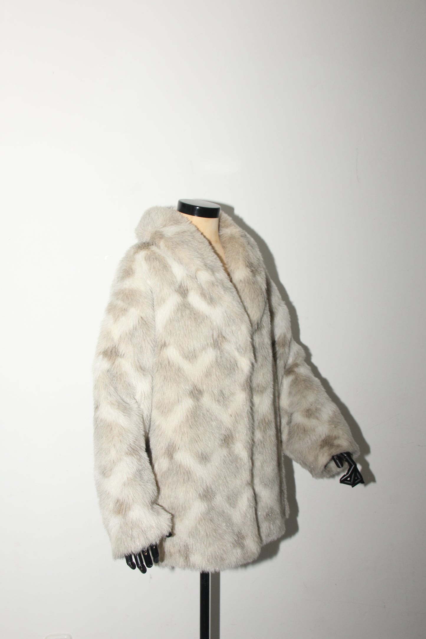 Faux fur coat white/grey