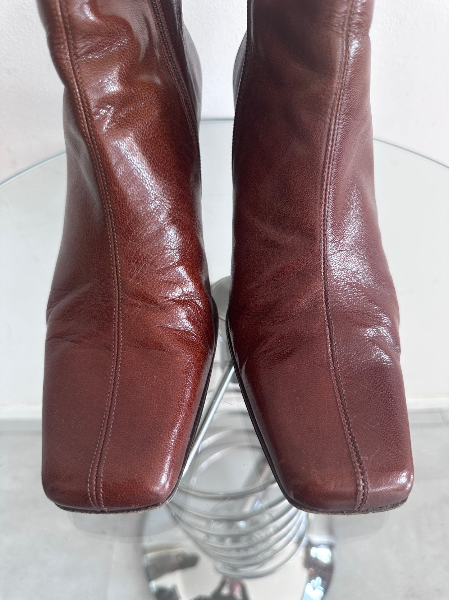 Vintage leather boots bordeaux