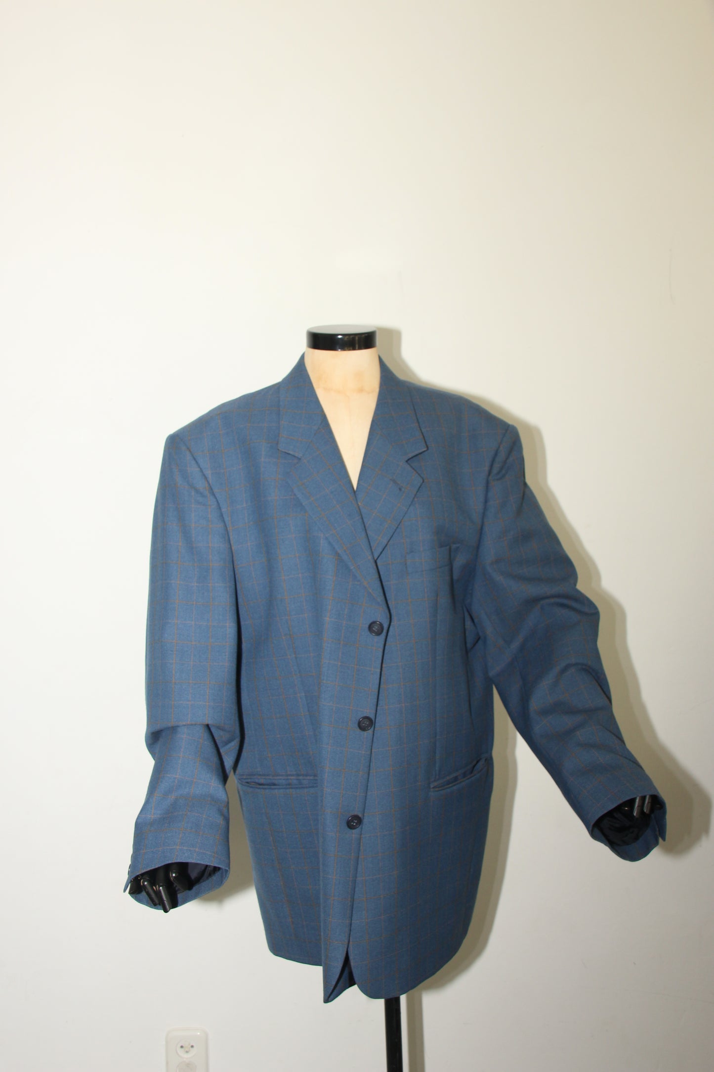 Oversized blue blazer