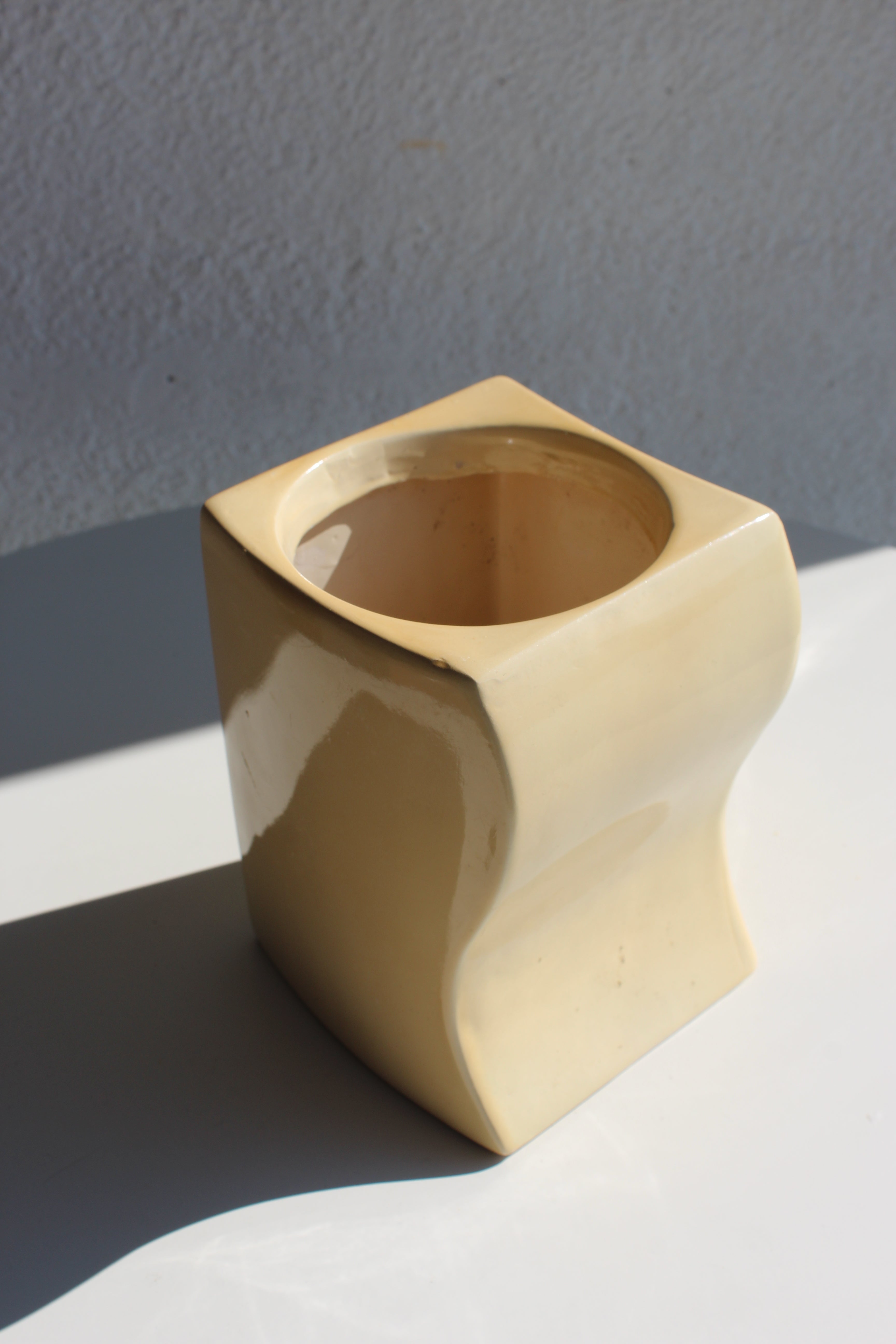 'FLOW' BUTTER YELLOW VASE