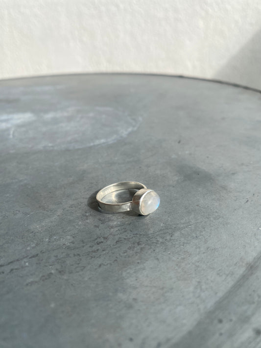 Ring Moon stone IV